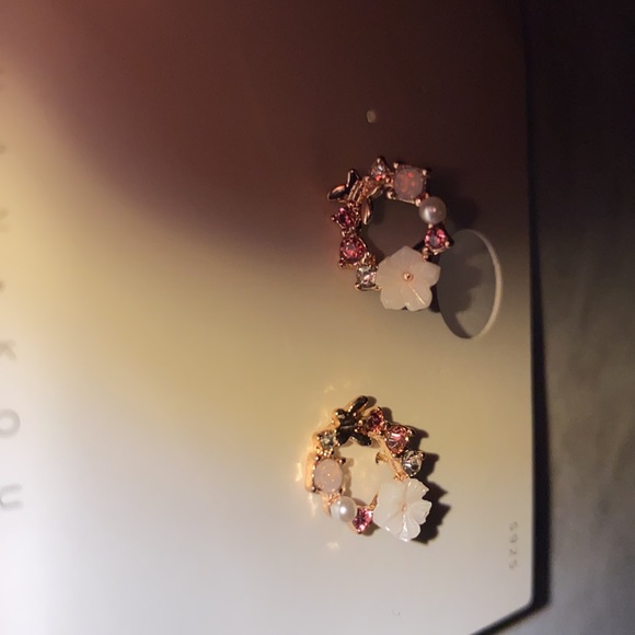Floral wreath earrings. One butterfly a flower and studded pink crystals. - Picture 7 of 8